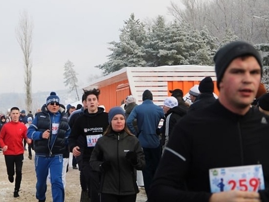На утренний забег в первый день Нового года вышла тысяча жителей Калуги