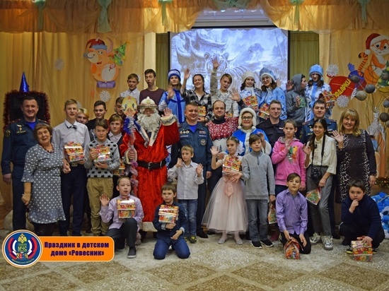 В Ивановской области спасатели поздравили детдомовцев с праздниками