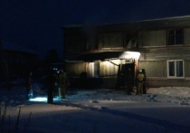ЧП произошло в селе Каргасок: из горящего дома пожарным удалось эвакуировать 12 человек.