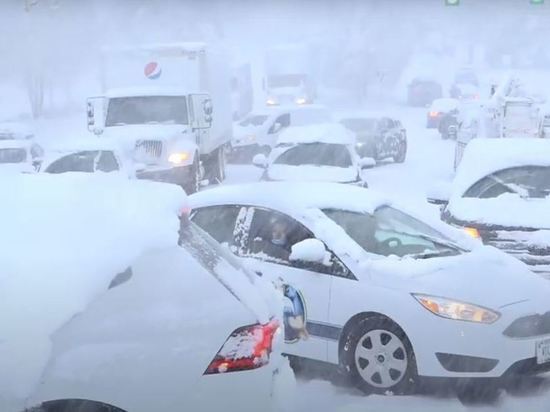 В Вашингтоне из-за снежного бурана отменили брифинг Белого дома