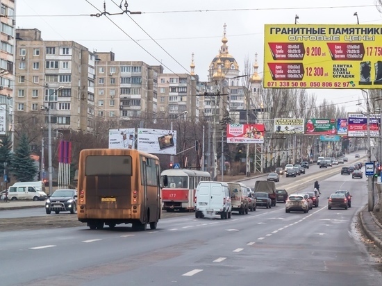 В Донецке пассажирский автобус протаранил карету скорой помощи