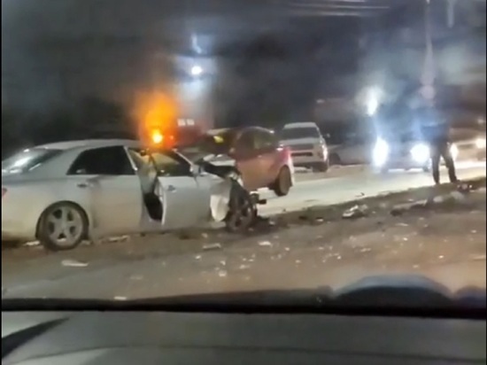 В Ярославле лихой водитель кроссовера разбил 5 авто