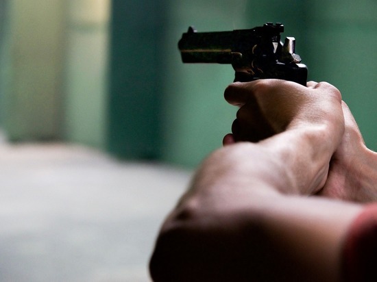 В Краснодаре постоялец угрожал администратору гостиницы предметом, похожим на пистолет