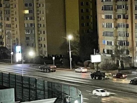 Город закрыт: в Алматы введён комендантский час, на улицах появилась бронетехника