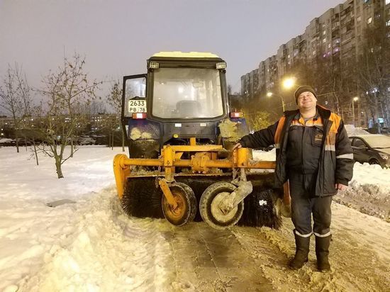 Улицы Петербурга от последствий циклона «Юмит» убирают более 1000 машин