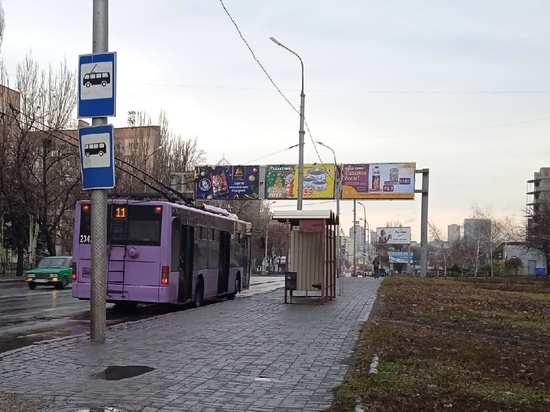 В центре Донецка остановились троллейбусы