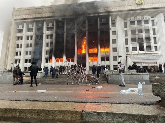 Протестующие в Алма-Ате разгромили помещения редакций телеканалов