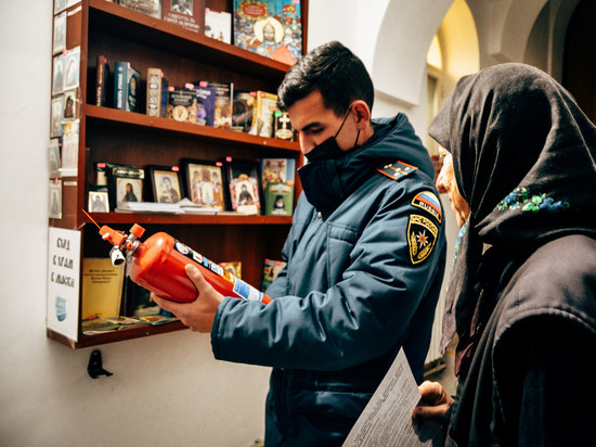 Спасатели провели рейды по севастопольским храмам накануне Рождества