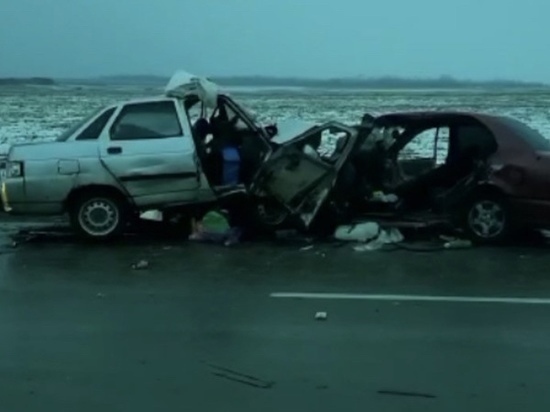 В жутком ДТП на трассе Волгодонск-Зимовники двое погибли и трое пострадали