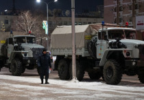 Погромщики снова стягиваются на площадь Республики в Алма-Ате, в настоящее время там находятся порядка 200 человек, передает Sputnik Казахстан