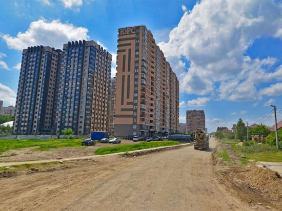 В Краснодаре комплексно реконструируют улицу Домбайскую
