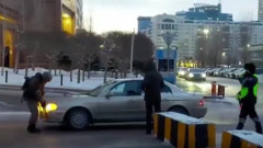 Опубликовано видео БТРов и зачисток в Алма-Ате