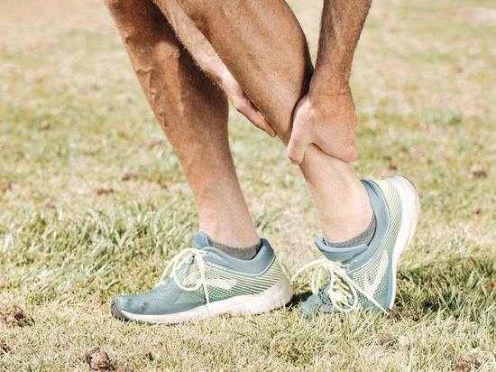 Онемение и боли в ступнях при диабете могут привести к ампутации ноги