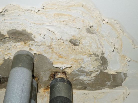 Хрущевку в Калининграде затопило горячей водой