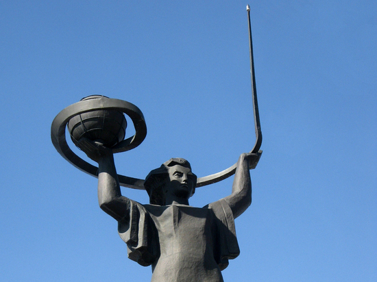 На улицах Байконура заметили российскую бронетехнику