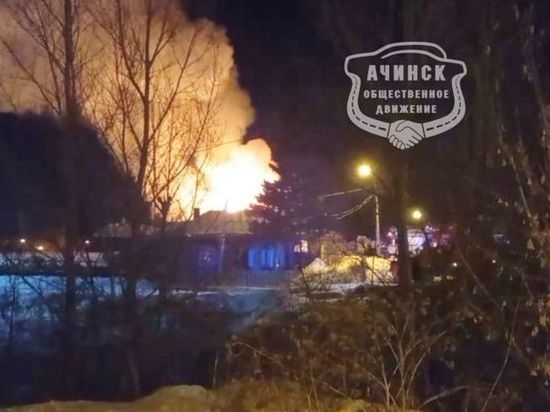 Человек погиб в результате пожара на улице Стрелка Красного Октября в Ачинске