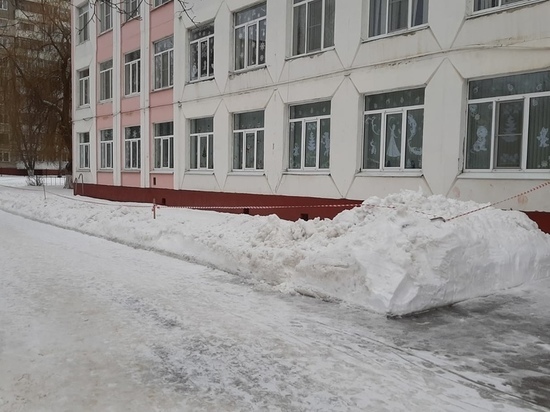 В Тамбове огородили лентами школы и детские сады
