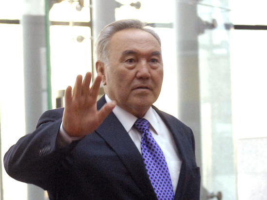 Пресс-служба Назарбаева заявила, что он находится в Казахстане