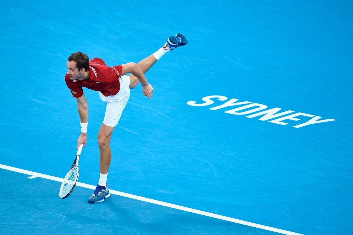 Медведев и сборная России проиграли Канаде в полуфинале Кубка ATP