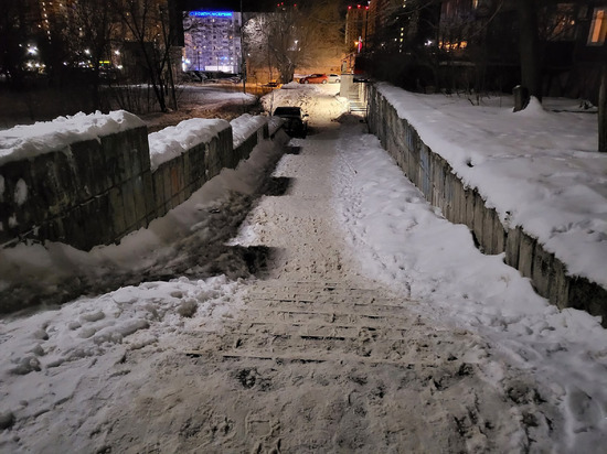 Рязанцы пожаловались на травмоопасную лестницу на улице Тимакова