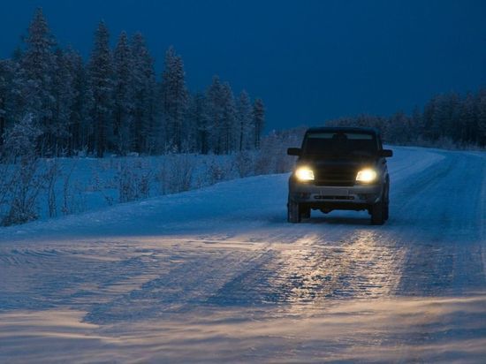 Новгородка рассказала, как неравнодушные автомобилисты спасли ее машину из снежного плена