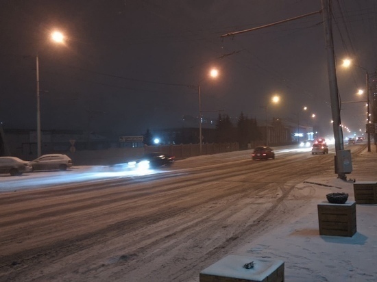 Омская полиция предупредила о резком ветре и снежных заносах на дорогах