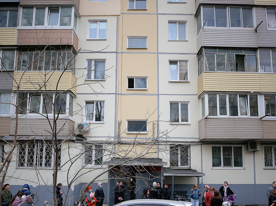 Новый владелец квартиры устроил веселую жизнь соседям во Владивостоке