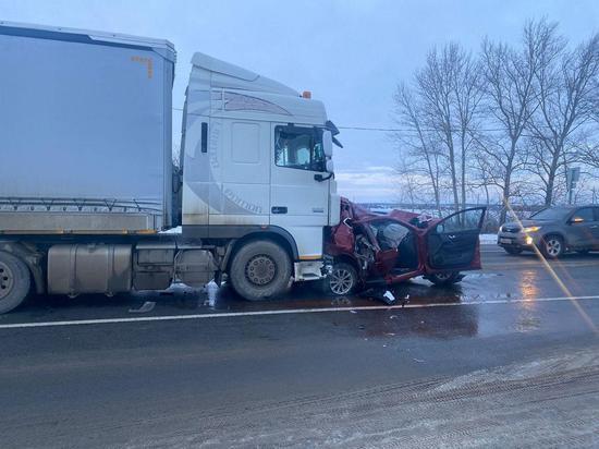 Под Рязанью в ДТП с фурой погиб 71-летний пассажир Nissan