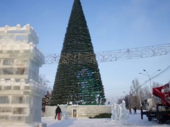 Новогодний городок на площади Сахарова начнут разбирать 14 января