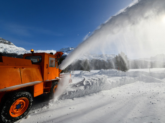 Дорожные службы очистили от снега более 100 тысяч километров дорог Ленобласти