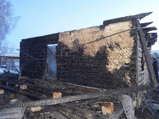 В Алтайском крае при пожаре в cобственном доме погибла женщина