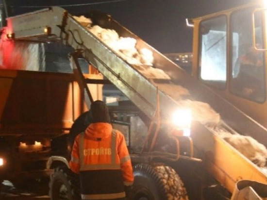 140 единиц дорожной техники работали на улицах Ижевска в ночь на 11 января