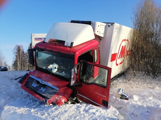 На трассе в Ивановской области в аварии умерли три человека