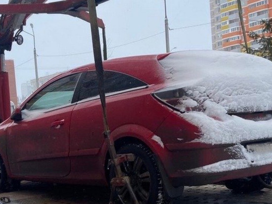 В Ижевске у местной автоледи изъяли автомобиль за долги