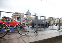 «МК в Питере» поговорил с исполнительным директором Петербургской велопешеходной ассоциацией Германом Мойжесом и выяснил, как влияют ограждения на дорожную ситуацию в городе.