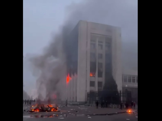 "Хотели сжечь курсантов": показаны новые подробности захвата акимата в Алма-Ате