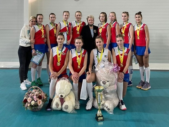 Хакасские волейболистки почти всухую выиграли полуфинал первенства России