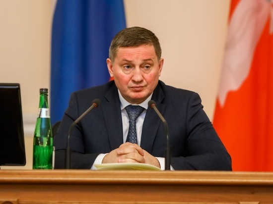 Бочаров предупредил о рисках распространения штамма «Омикрон» в регионе