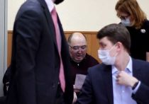 Экс-сенатору и бизнесмену Борису Шпигелю, который находится в больнице «Матросской тишины» и самостоятельно не может за собой ухаживать, крупный федеральный кардиологический центр отказал в госпитализации