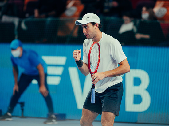 Российский теннисист Карацев вышел в полуфинал турнира в Сиднее