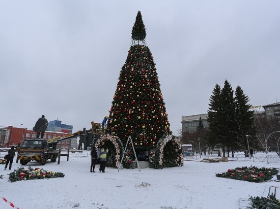 Каток и елку демонтируют в Новосибирске в конце января 2022 года
