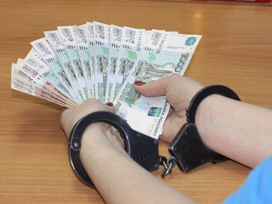 Мошенник обманул  жительницу кузбасского города почти на 500 тысяч рублей