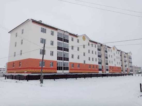Жители аварийных домов из четырех районов Якутии получат квартиры в Якутске
