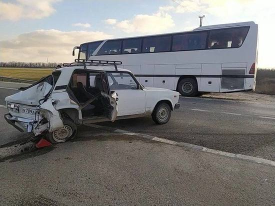 Донецкие школьники попали в автокатастрофу под Ростовом: ФОТО