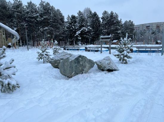В сургутском парке «За Саймой» появилось 16 тонн камней