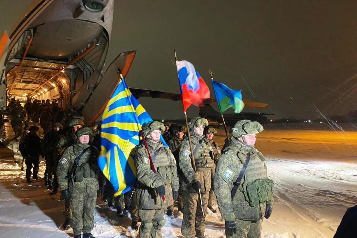 Костромские десантники, участвовавшие в миротворческой миссии в Казахстане, вернулись на Родину