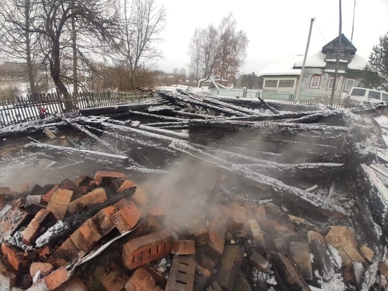СК выясняет обстоятельства пожара, унесшего жизнь пенсионерки в Тверской области