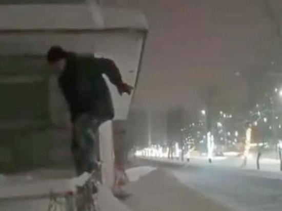Смертельное сальто 18-летнего юноши из Обнинска попало на видео