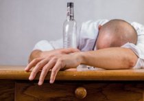 Более половины отравлений суррогатным спиртным в Бурятии закончились смертью