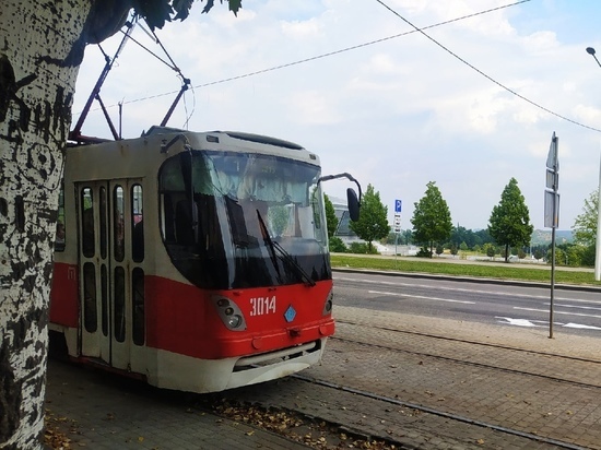 Грузовик протаранил трамвай в центре Донецка
